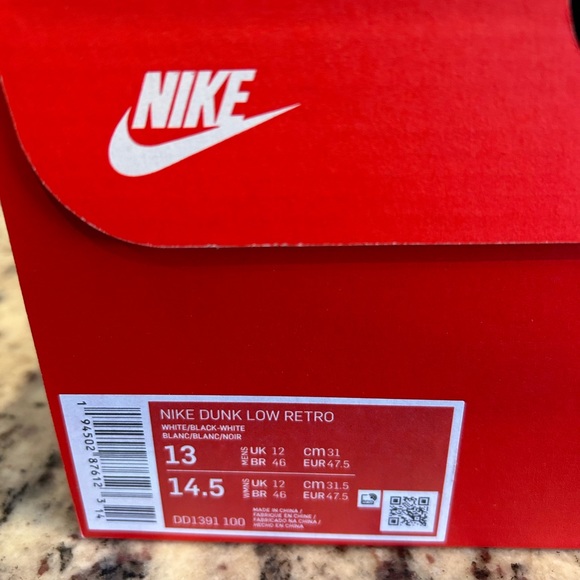 Nike panda dunks DS men’s size 13 - Picture 4 of 4